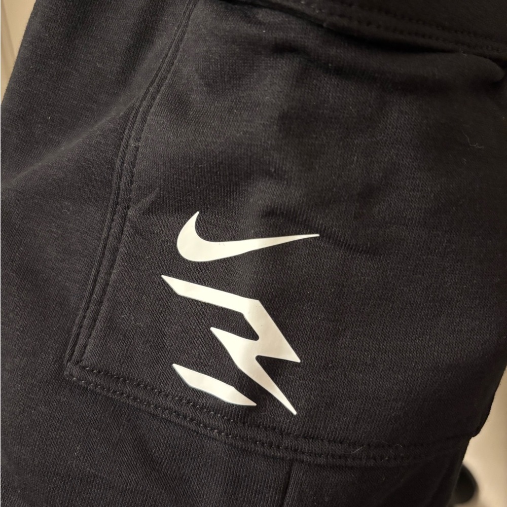 Nike Youth Boy Black Athletic Shorts - Picture 3 of 5